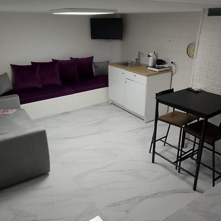 Quen Apartment Наполи Екстериор снимка